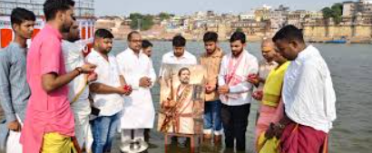 राहुल गांधी के जन्मदिन पर वाराणसी में अनोखा आयोजन, पोस्टर को लेकर छिड़ी राजनीतिक बहस