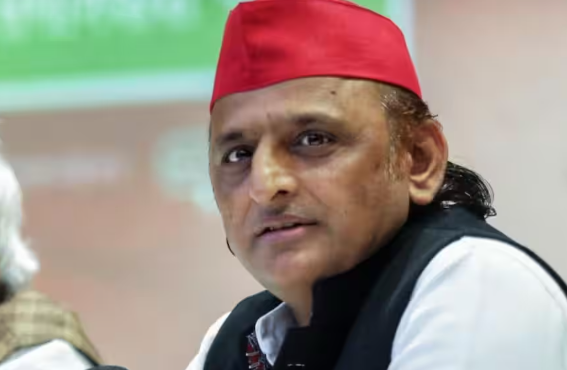 यूपी चुनाव 2027 से पहले सपा में बढ़ी अंदरूनी कलह, रुचि वीरा- कमाल अख्तर के बाद आनंद भदौरिया के बयान से मचा सियासी बवाल
