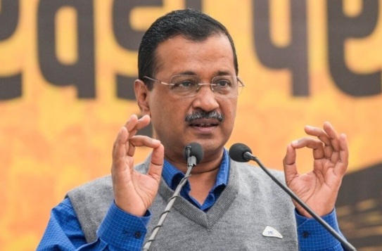 दिल्ली में जलभराव पर सियासत तेज: केजरीवाल का रेखा गुप्ता सरकार पर हमला, BJP ने मिंटो ब्रिज मॉडल का किया बचाव